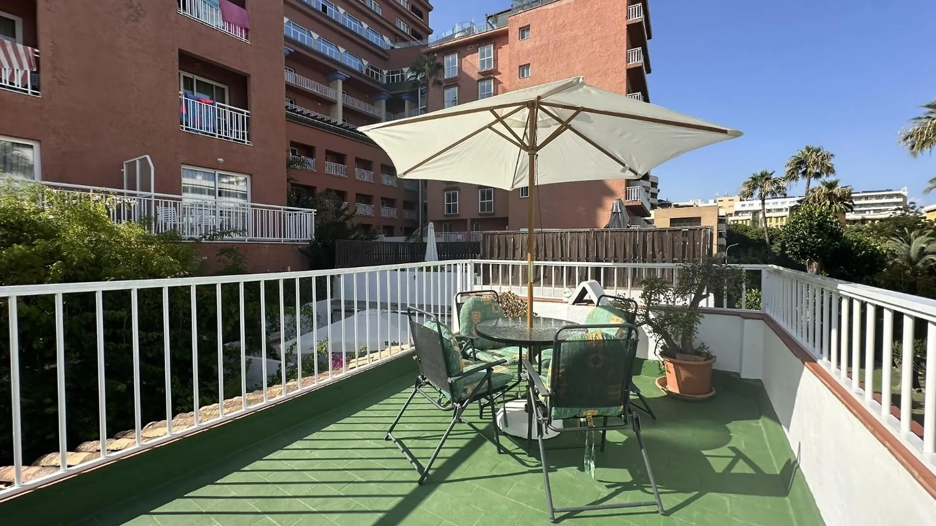 別荘 Casa La Raspa 2 Minutos De La Playa Bajondillo トレモリノス